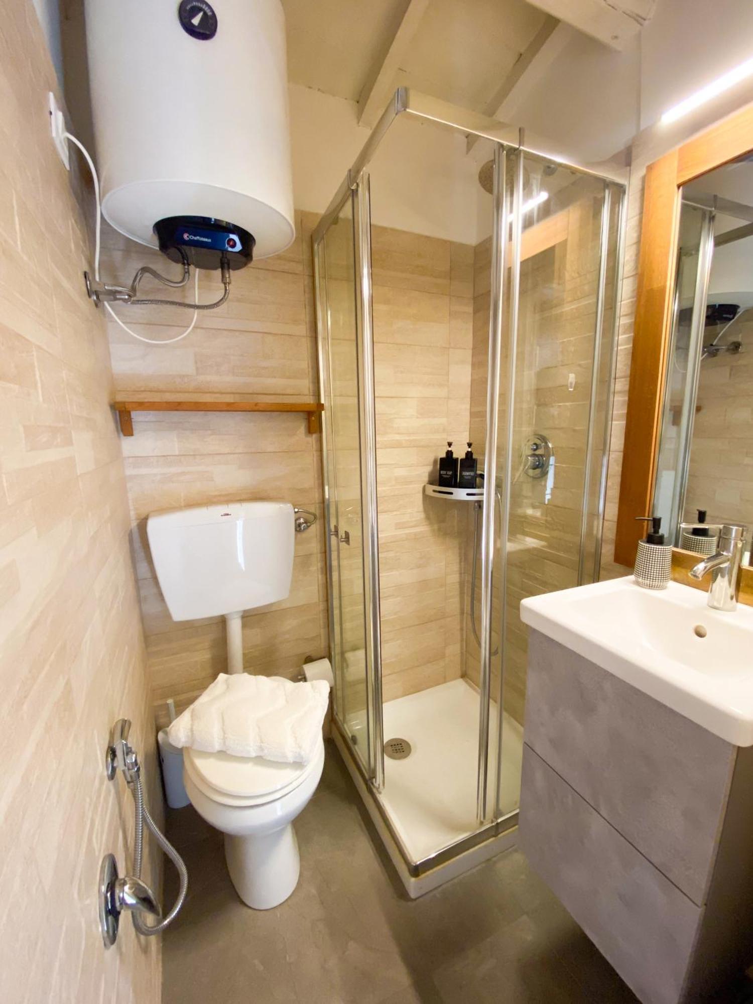 The Artful Flat Apartment Rom